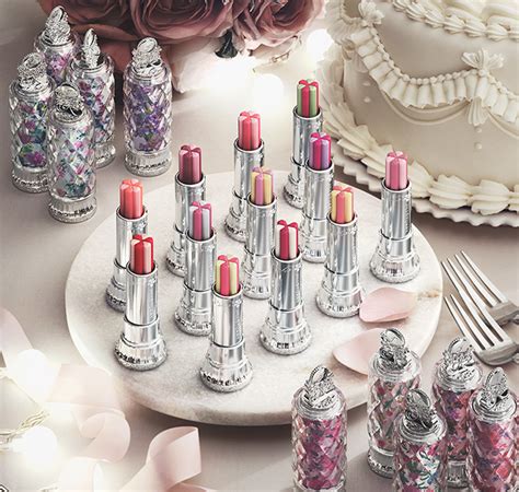 Jill Stuart Beauty .